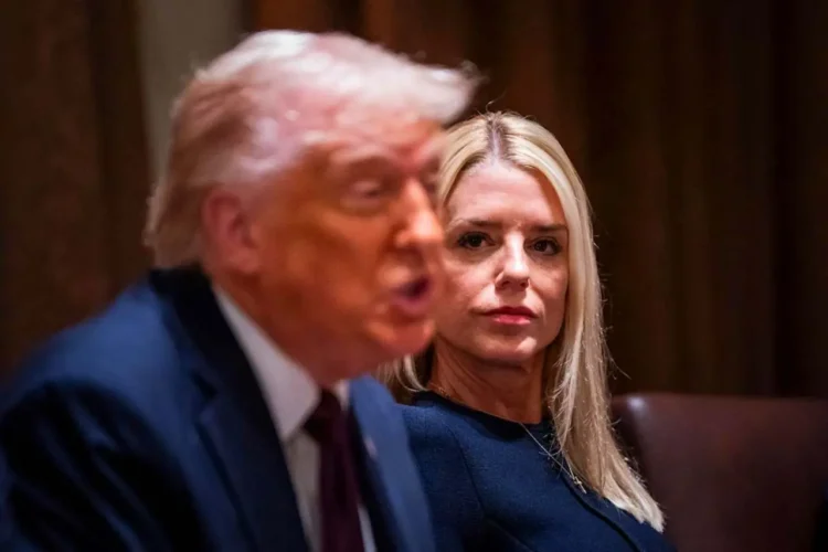 Pam-Bondi-Barefaced- Moment-Sparks-Buzz-in-Trump-Team-Selfie