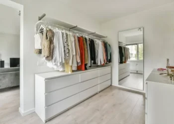 Innovative Custom Closet Ideas for Garages