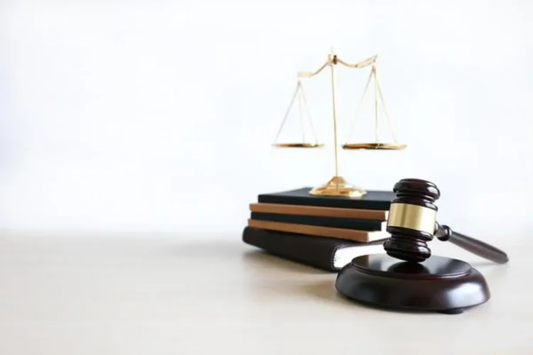 A Tale of Two Jurists: Cultivating Courage in the Courts